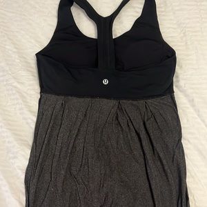 Lululemon tank size 8. Pads included.